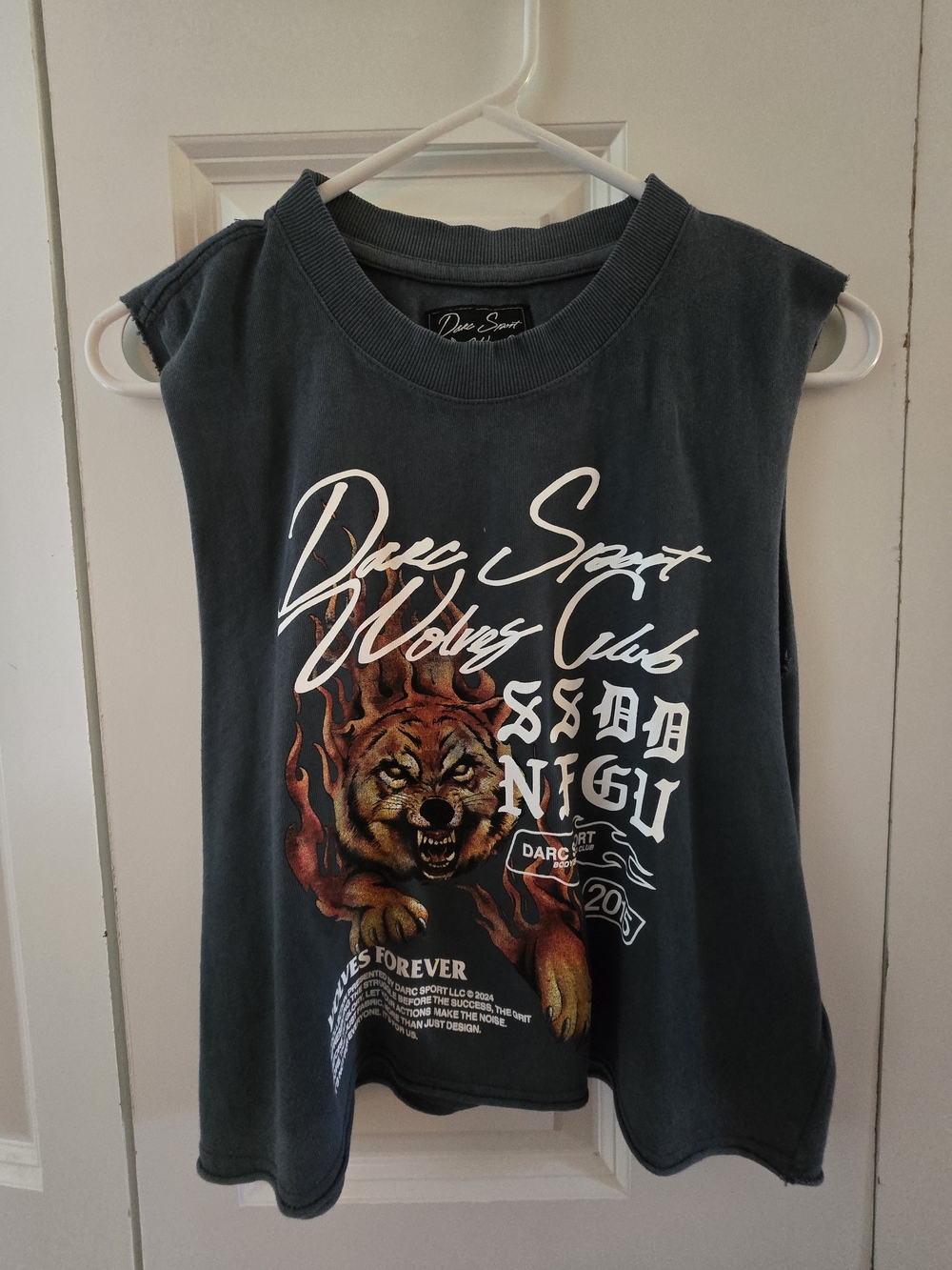 Darc Sport Black Graphic Wolves Muscle Tee